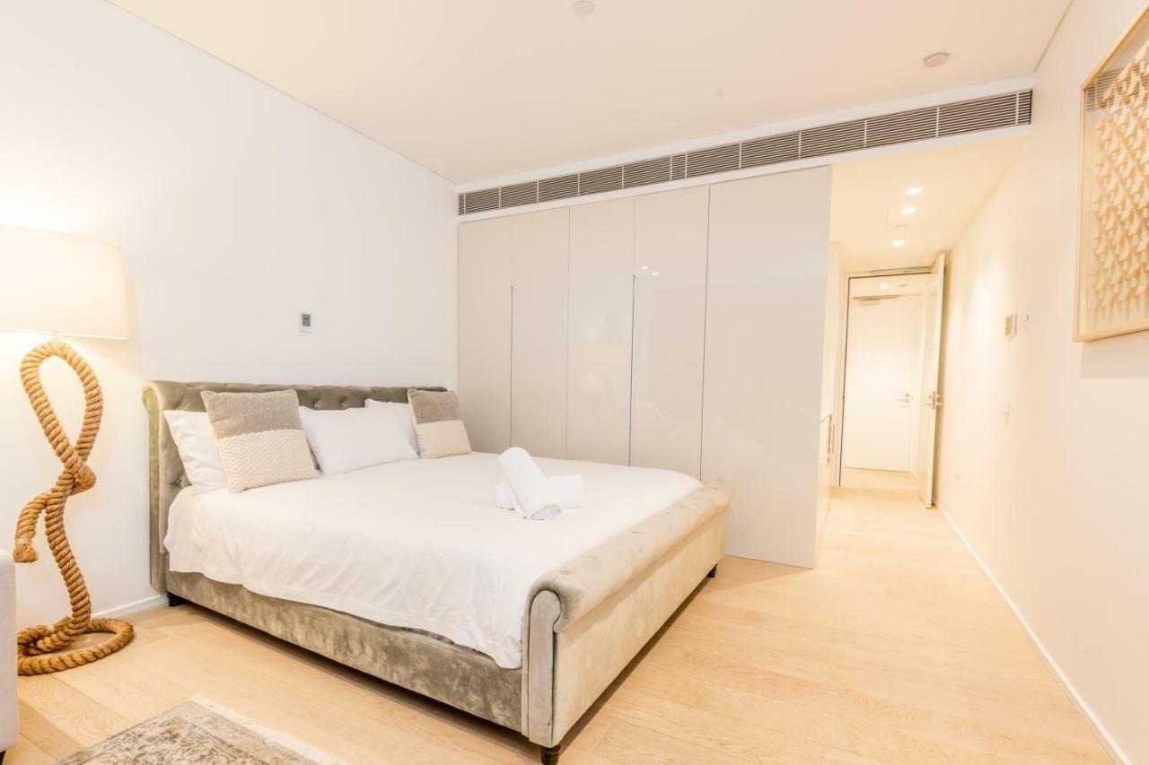 Queen Victoria Building - Central Park Apartment *